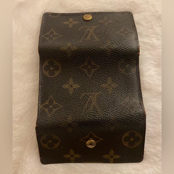 Louis Vuitton Monogram Multicle 6 Key Case - Picture 8 of 9